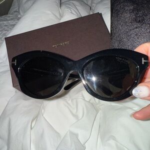TOM FORD
Toni 55mm Polarized
Oval Sunglasses
